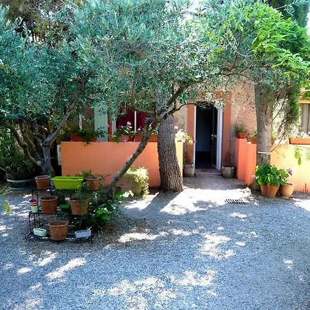 Отель Restaurant Le Clos Des Souquets Fabrezan